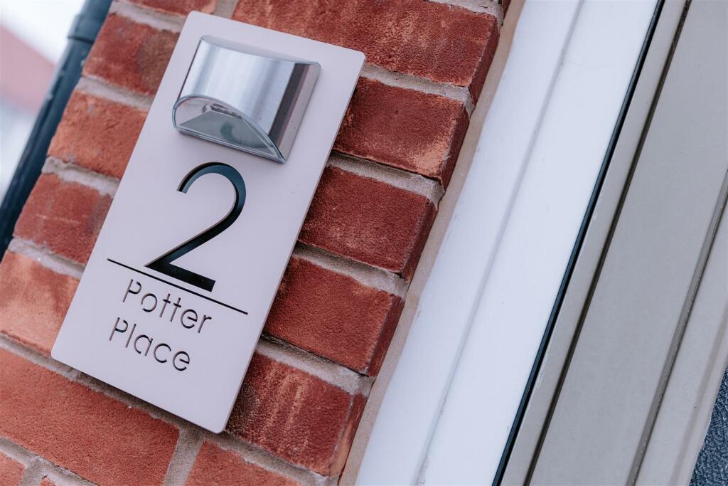 Additional image 31 of Immaculate detached Redrow property on prized cul-de-sac