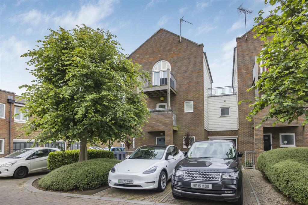 Additional image 16 of Carmichael Avenue, Greenhithe