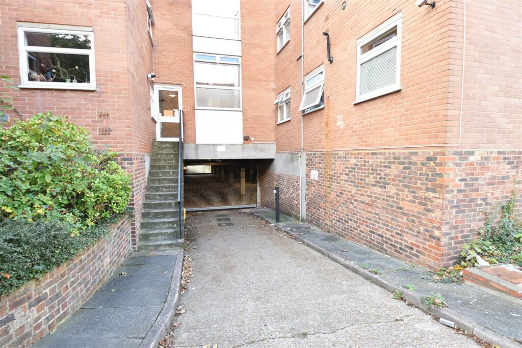 Additional image 10 of Essenden Road, Belvedere Village