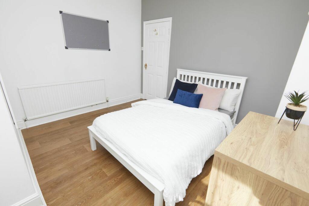 Additional image 24 of Stepping Lane