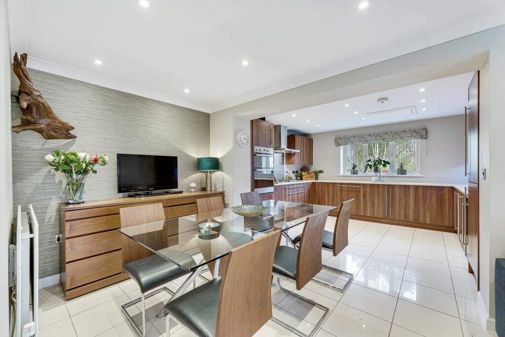 Additional image 11 of Spacious Cuddington family home