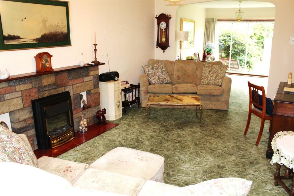 Additional image 2 of Leyfields Crescent, Warwick