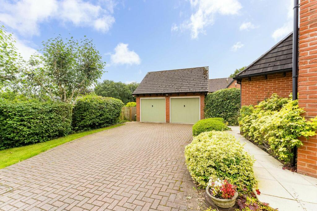 Additional image 32 of Spacious, 5 Bedroom home near the Whitegate Way