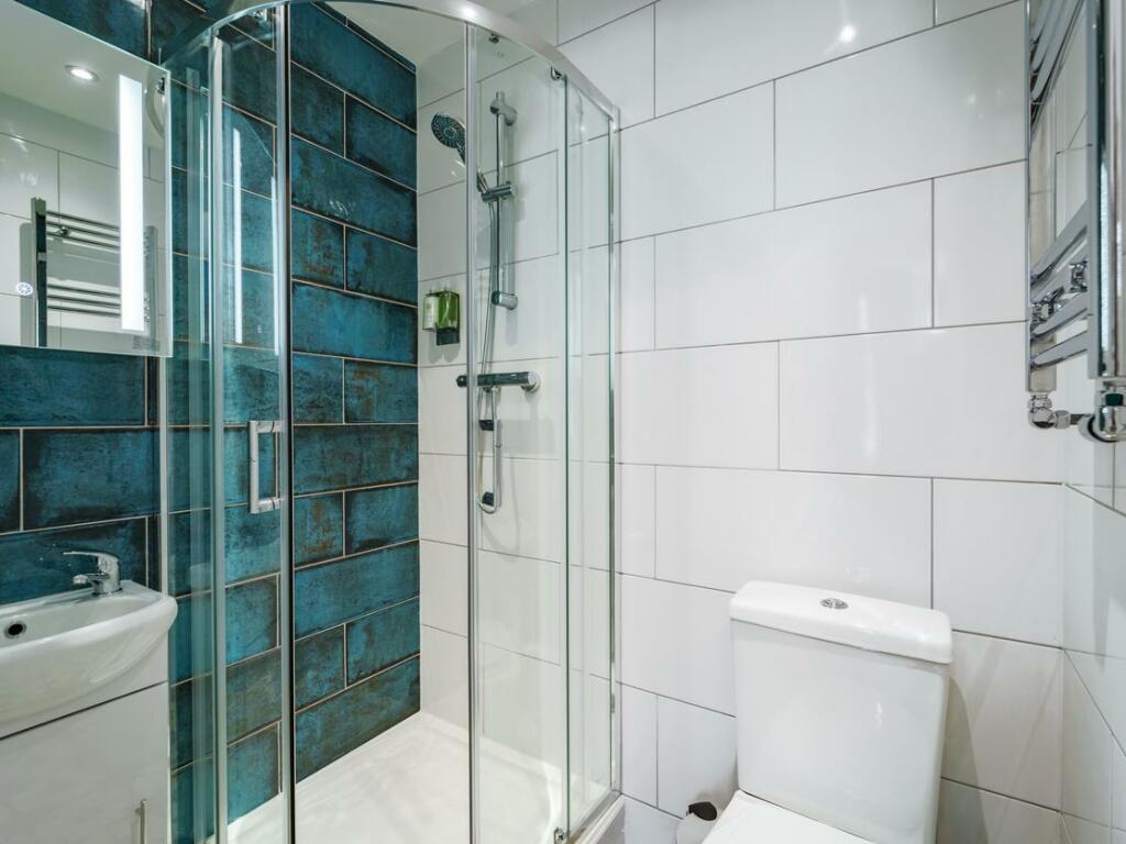 Additional image 7 of Emerald Stays at The Adelphi, 39 Grove Road, Stratford-upon-Avon, CV37 6PB