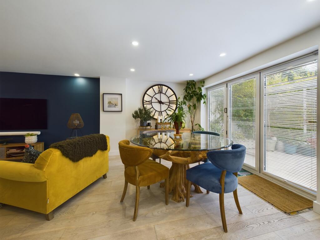 Additional image 8 of Persian Close, City Point