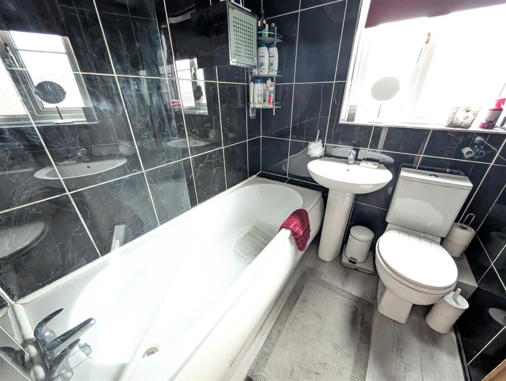 Additional image 17 of Minions Close, Atherstone