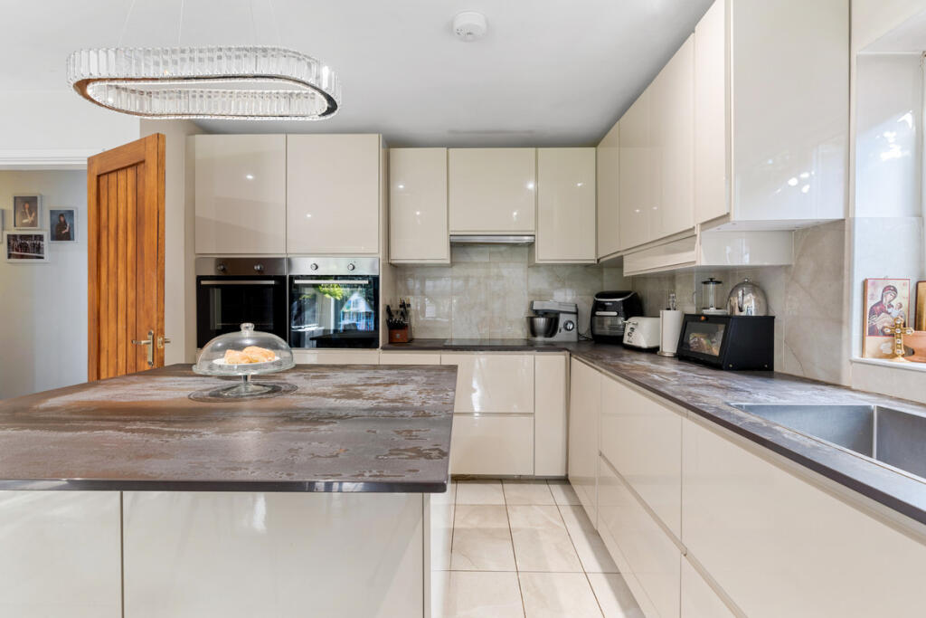 Additional image 8 of Birmingham Road, Stratford-upon-Avon, CV37