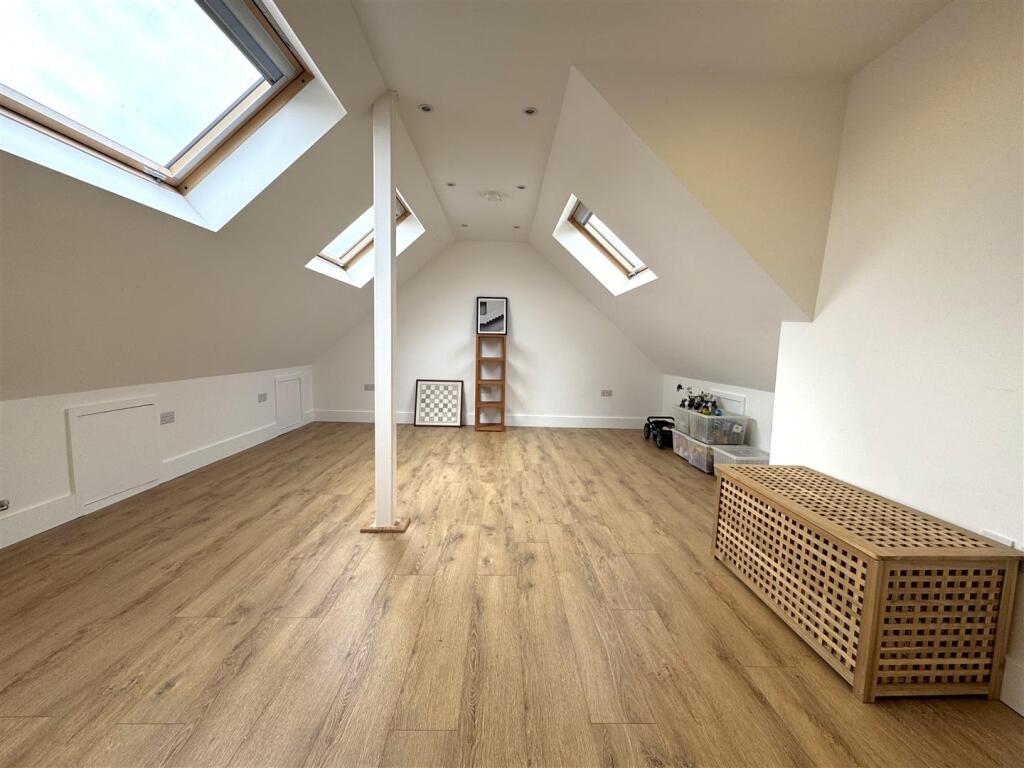 Additional image 18 of Danson Crescent, Welling