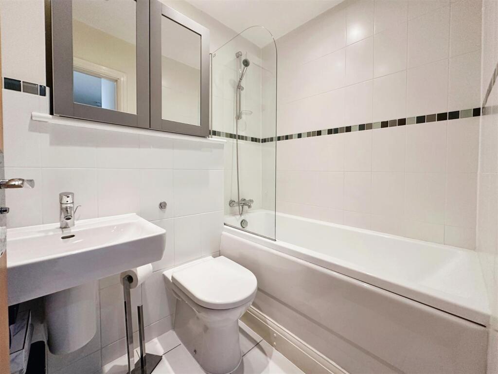 Additional image 4 of Trent Place, Warwick