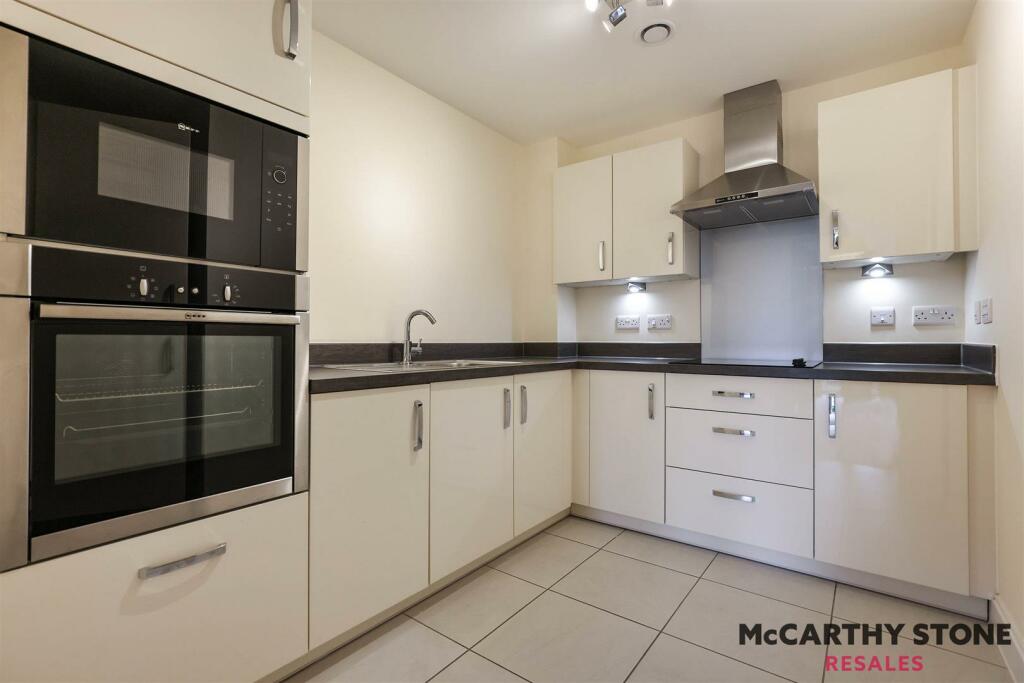 Additional image 9 of Springfield Close, Stratford-Upon-Avon, Warwickshire, CV37 8GA