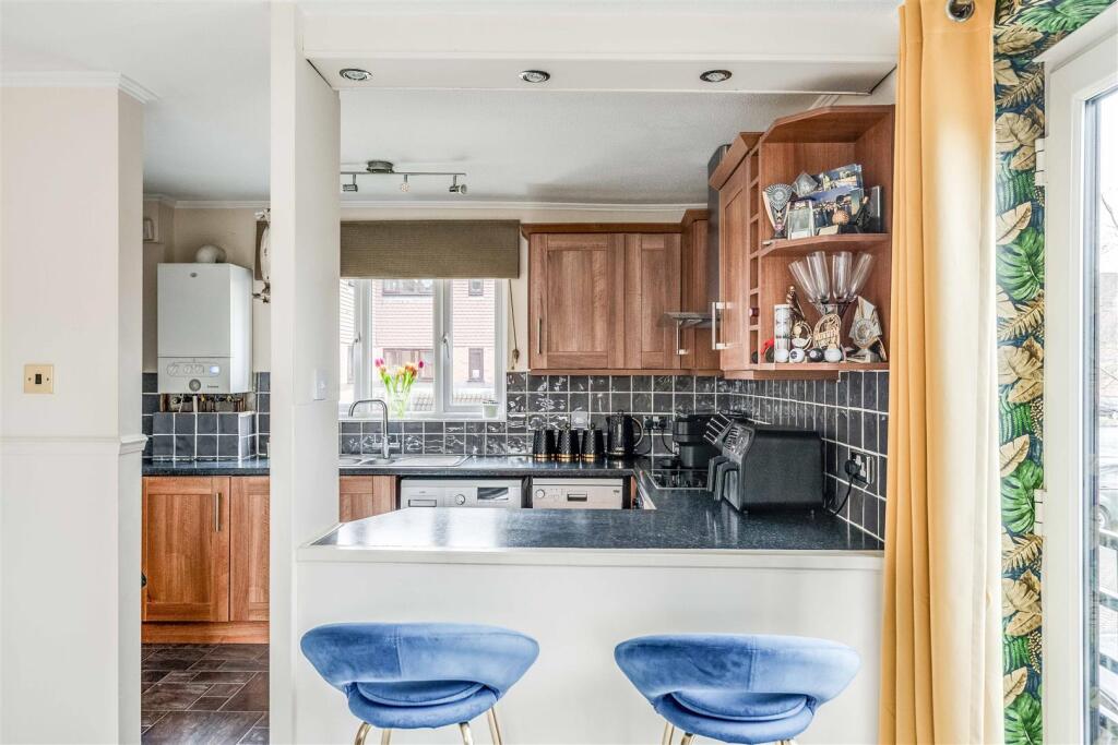 Additional image 8 of Woodfall Drive, Crayford