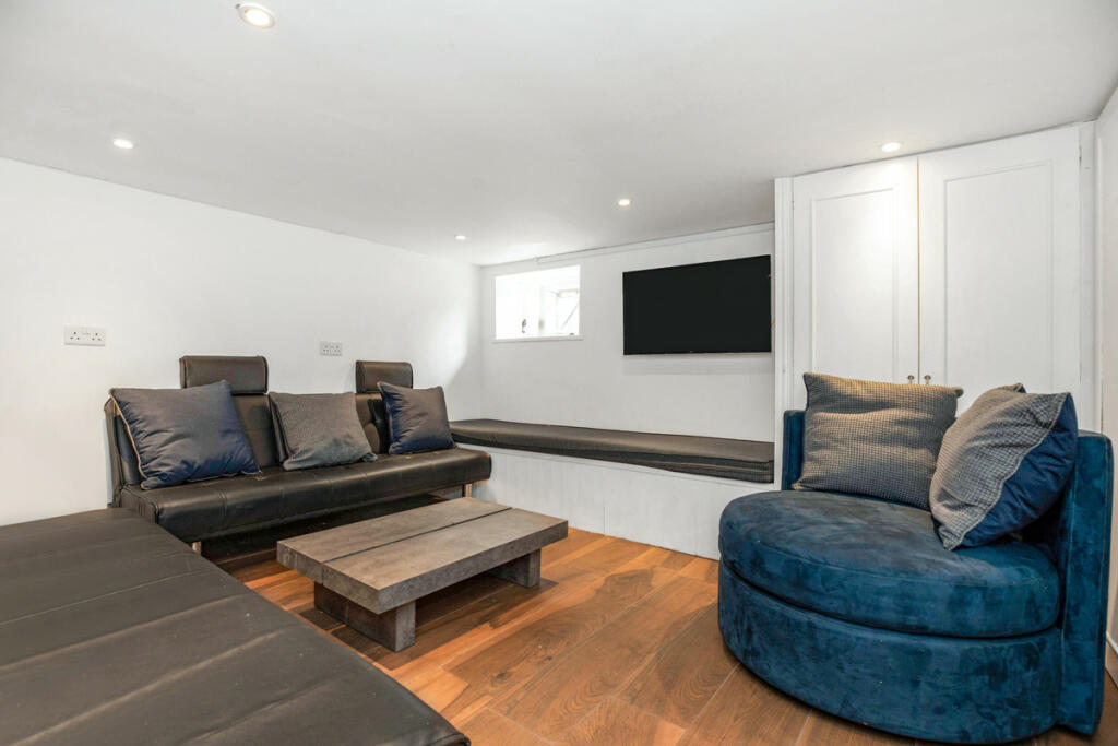 Additional image 7 of Station Road Kenilworth, Warwickshire, CV8 1JD