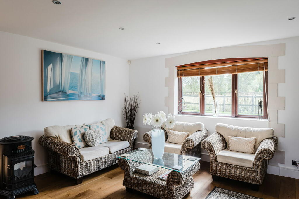 Additional image 3 of Wrotham Road, Meopham, Gravesend, DA13 0QG