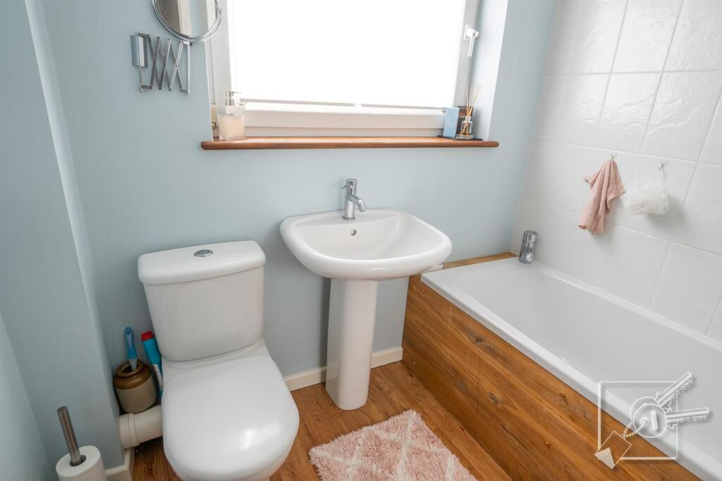 Additional image 25 of Leith Park Road, Gravesend