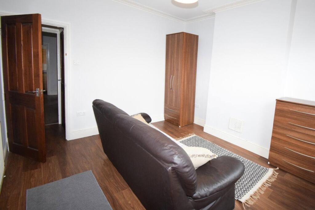 Additional image 2 of Wild Street