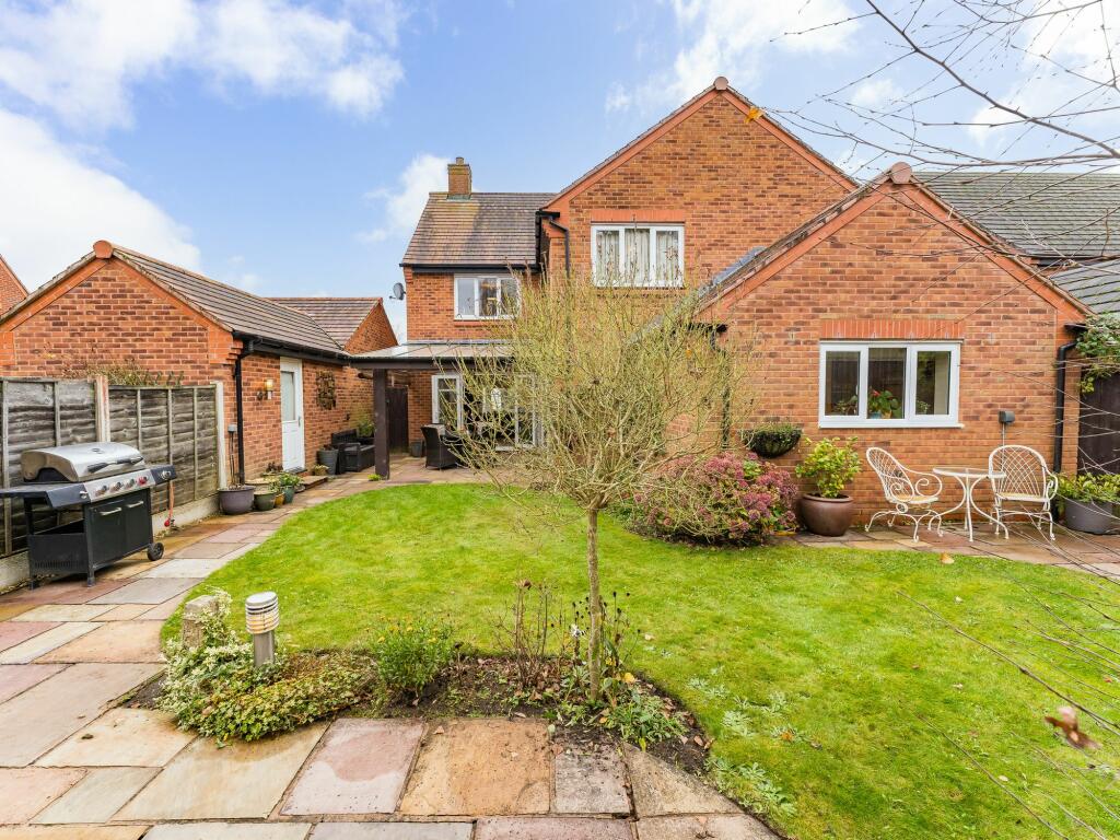 Additional image 9 of Spacious Cuddington family home