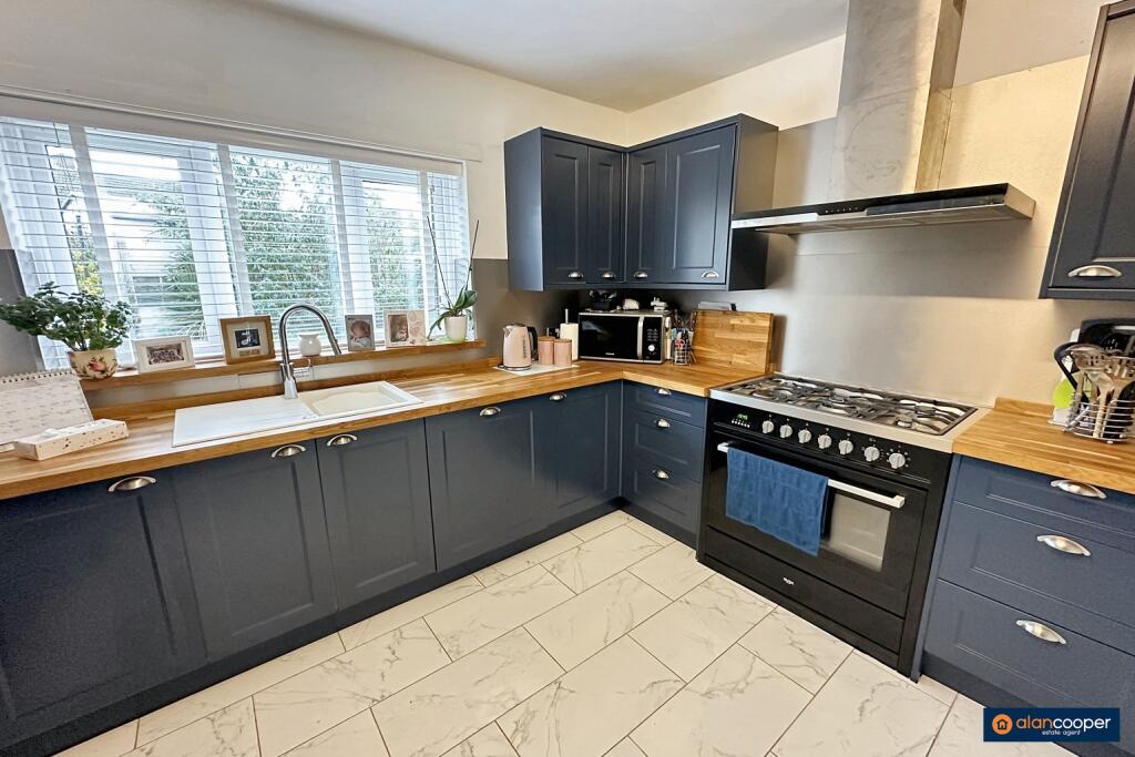 Additional image 5 of Weston Lane, Bulkington, CV12 9RS