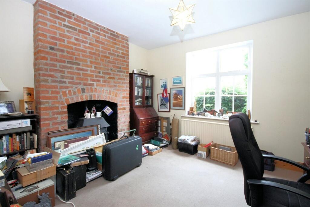 Additional image 34 of Holmes Chapel Road, Lach Dennis