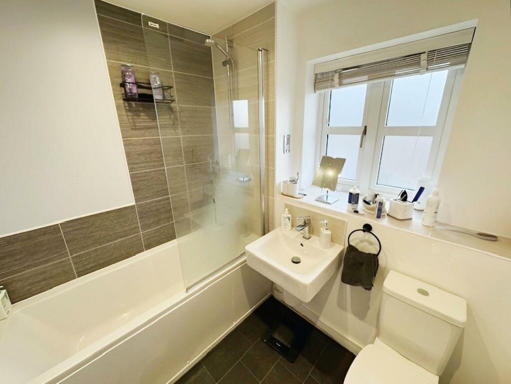 Additional image 5 of Rosedale Road, Warwick