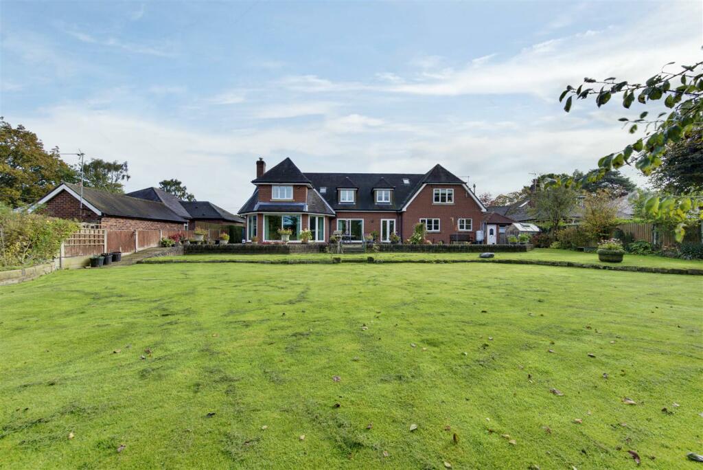 Additional image 2 of Spacious home on the exclusive Blackfirs Lane, Somerford, Congleton