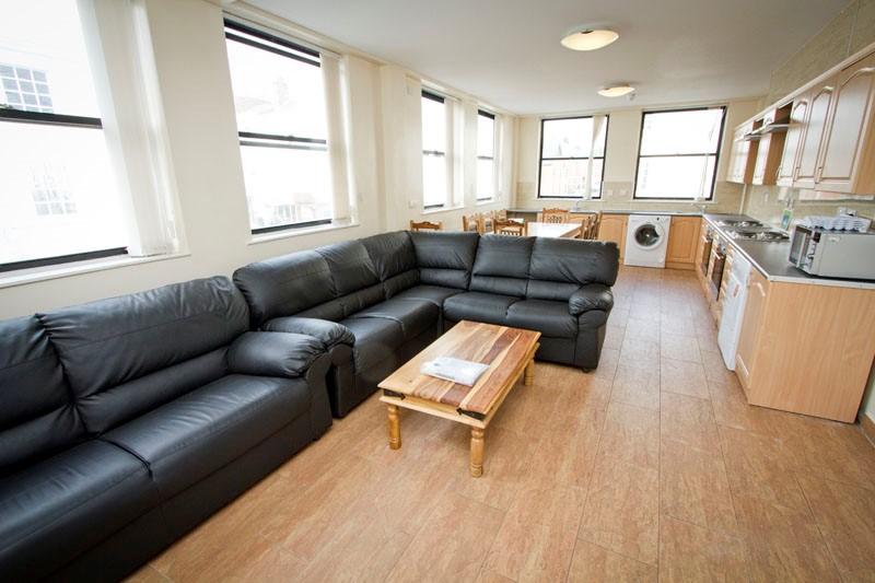 Additional image 4 of Room 1, Flat 1, 118-120 Warwick Street, Leamington Spa, Warwickshire, CV32