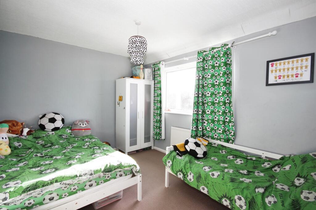 Additional image 9 of Dale Close, Warwick