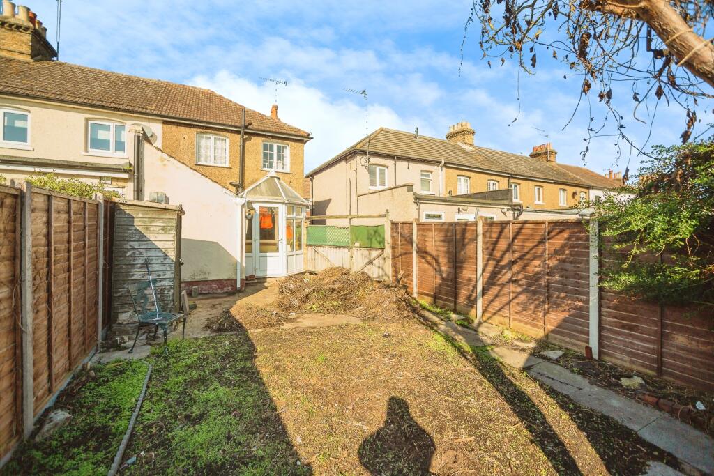 Additional image 14 of Walnut Tree Avenue, Dartford, DA1