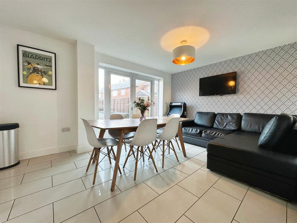 Additional image 4 of Emerson Close, Warwick