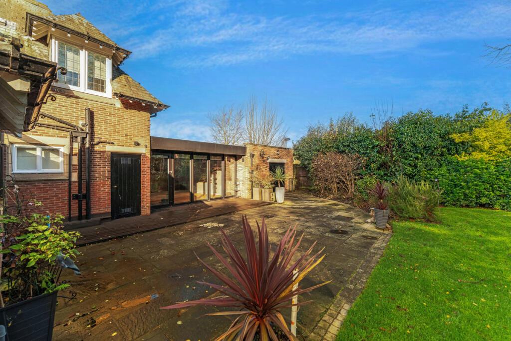 Additional image 25 of Rugby Road, Rugby, Dunchurch CV22 6PL