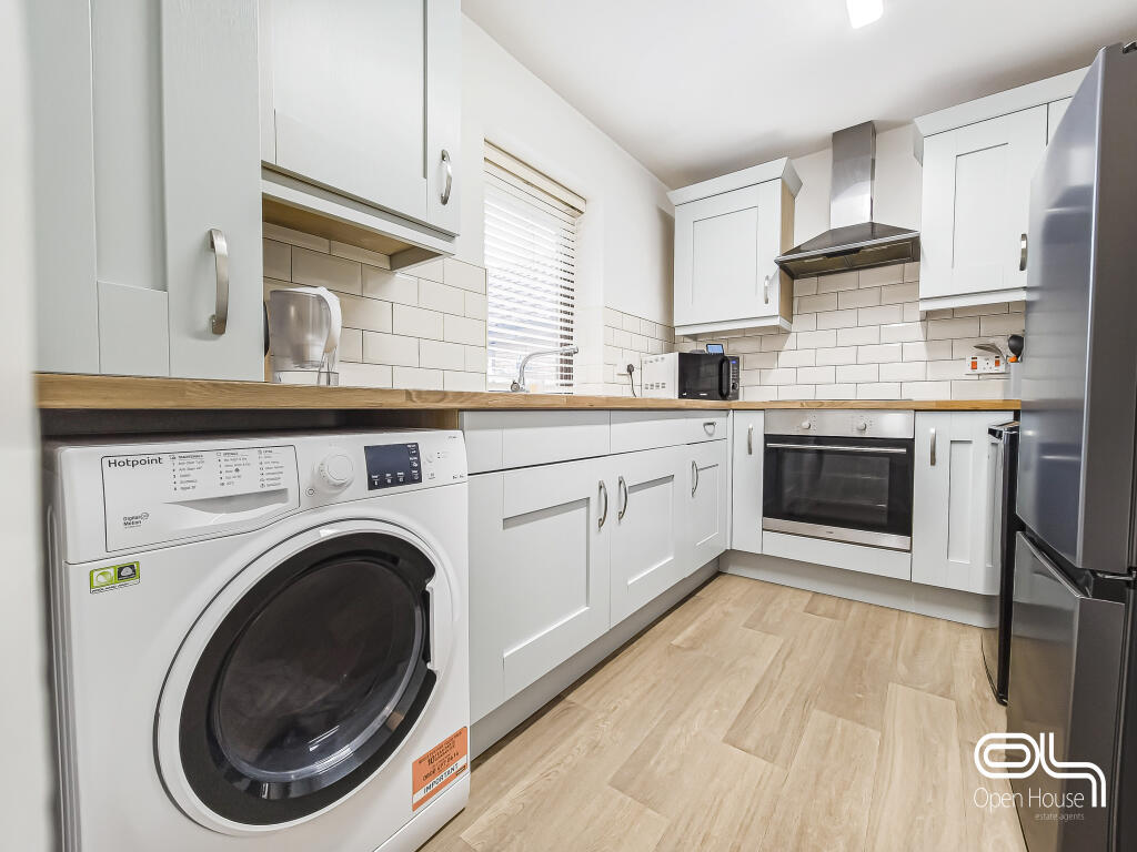 Additional image 4 of Flat 8, Willow Court, Civic Way, Swadlincote DE11 0BW