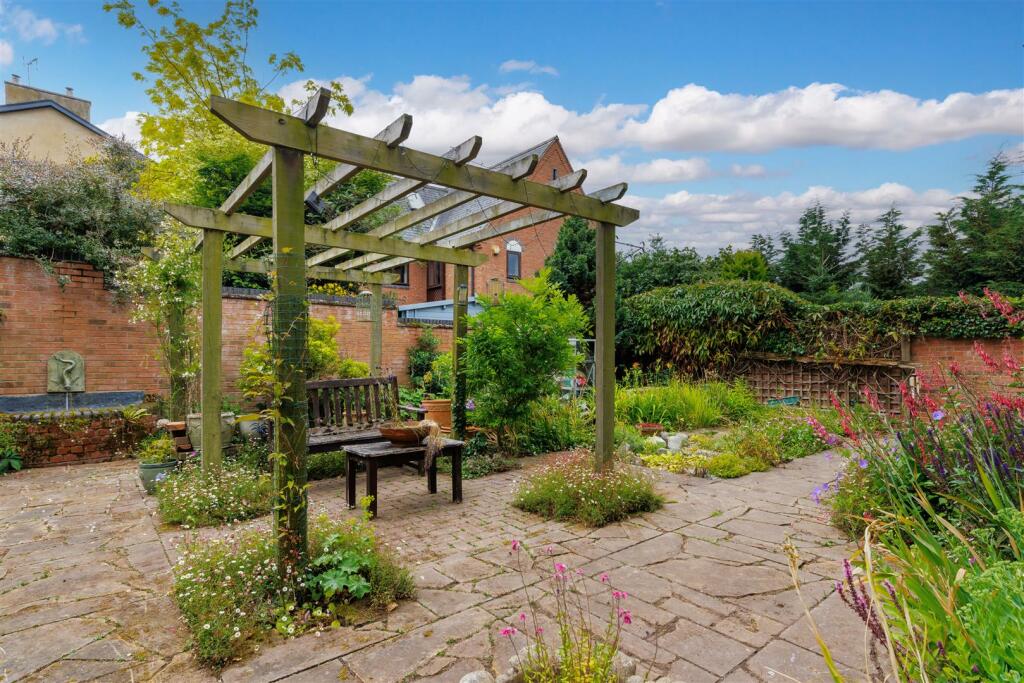 Additional image 30 of Clarendon Square, Leamington Spa