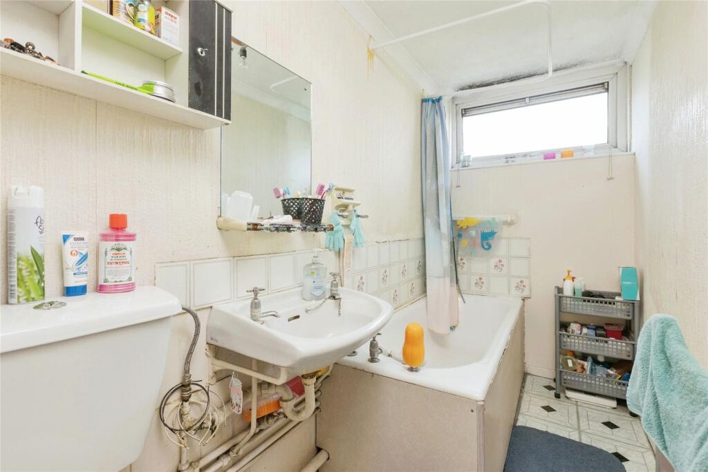 Additional image 9 of Homemead Close, GRAVESEND, Kent, DA12