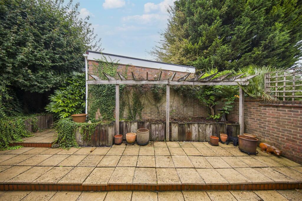 Additional image 10 of London Road, Farningham