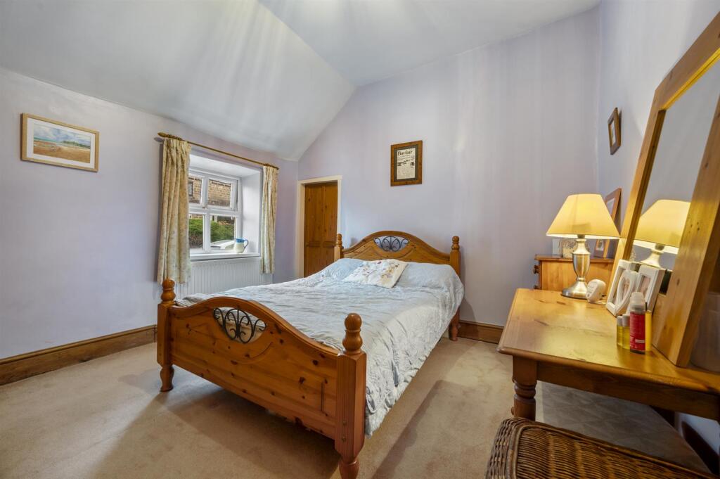 Additional image 14 of Yew Tree Hill, Holloway