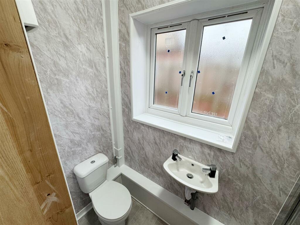 Additional image 16 of Lakin Road, Warwick