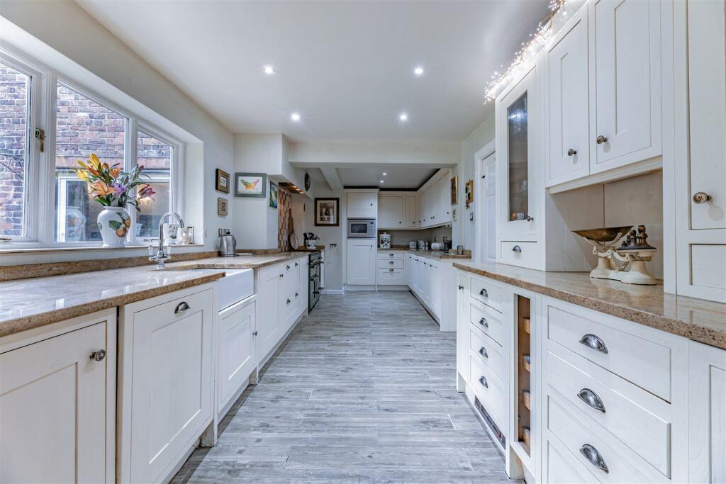 Additional image 13 of Exceptional detached period property tucked away on a quiet leafy road