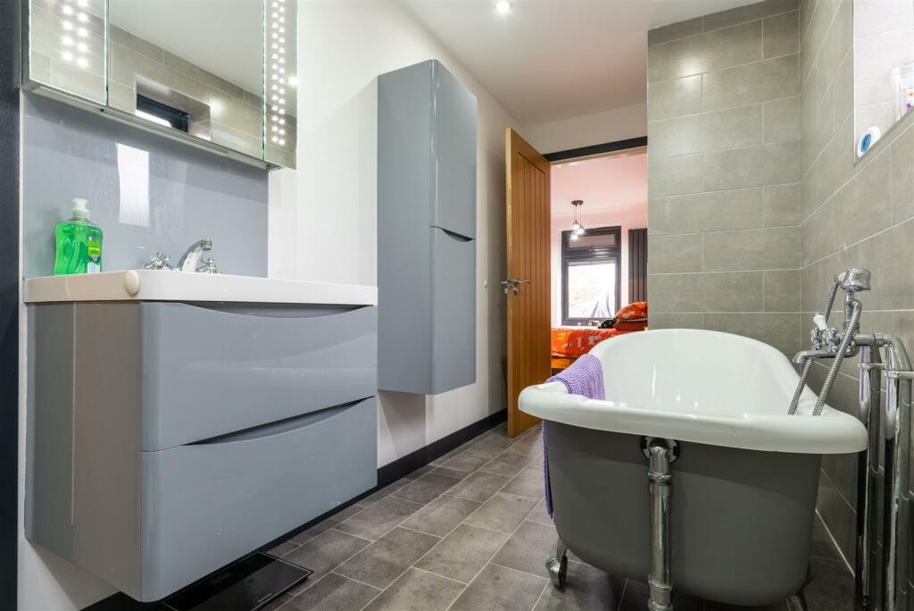 Additional image 18 of School Lane, Castle Donington, Derby