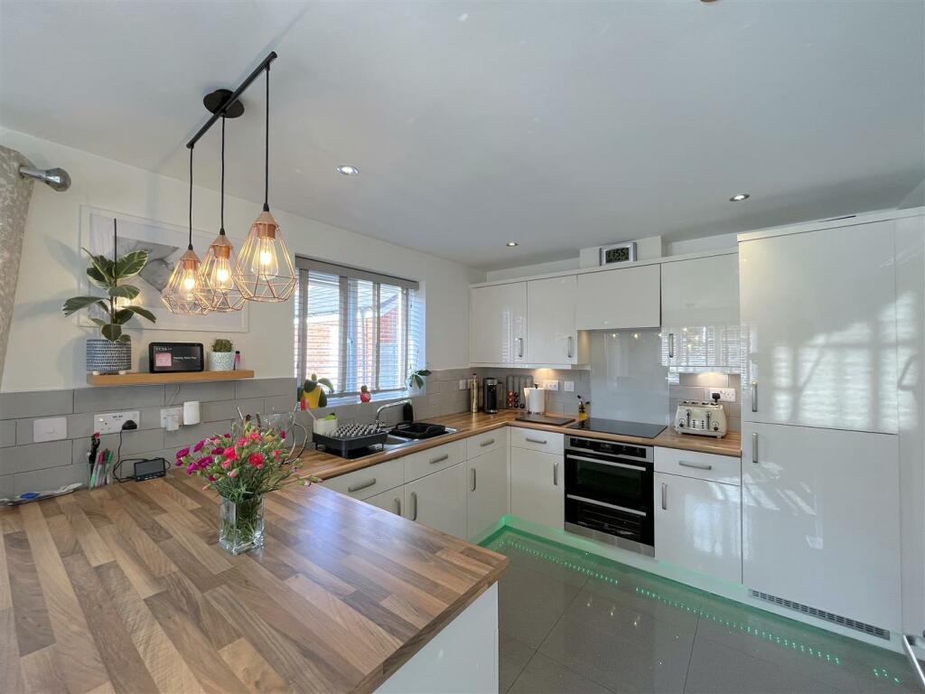 Additional image 9 of Anderton Avenue, Wellesbourne, Warwick