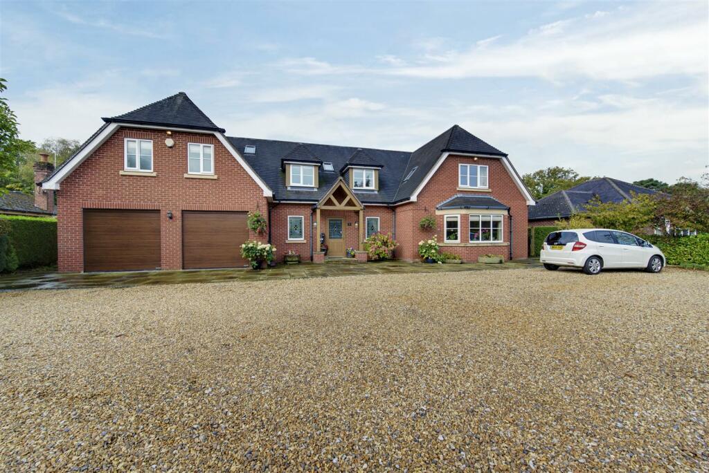 Additional image 59 of Spacious home on the exclusive Blackfirs Lane, Somerford, Congleton