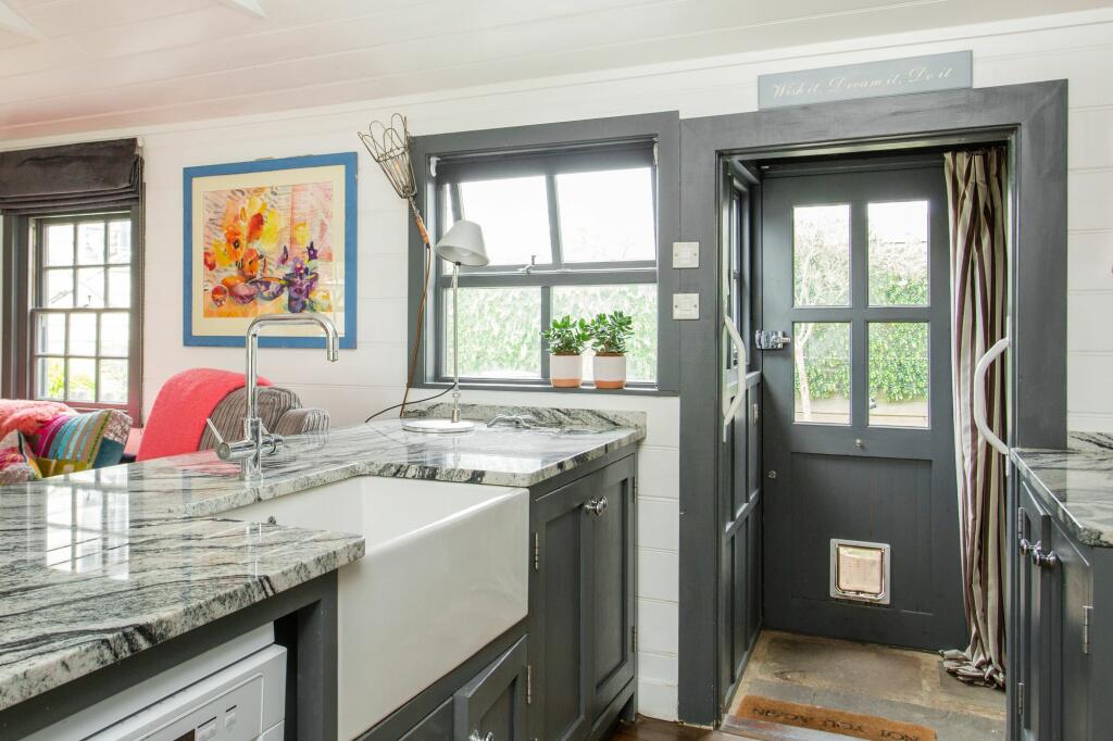 Additional image 25 of Island Wall, Whitstable, CT5