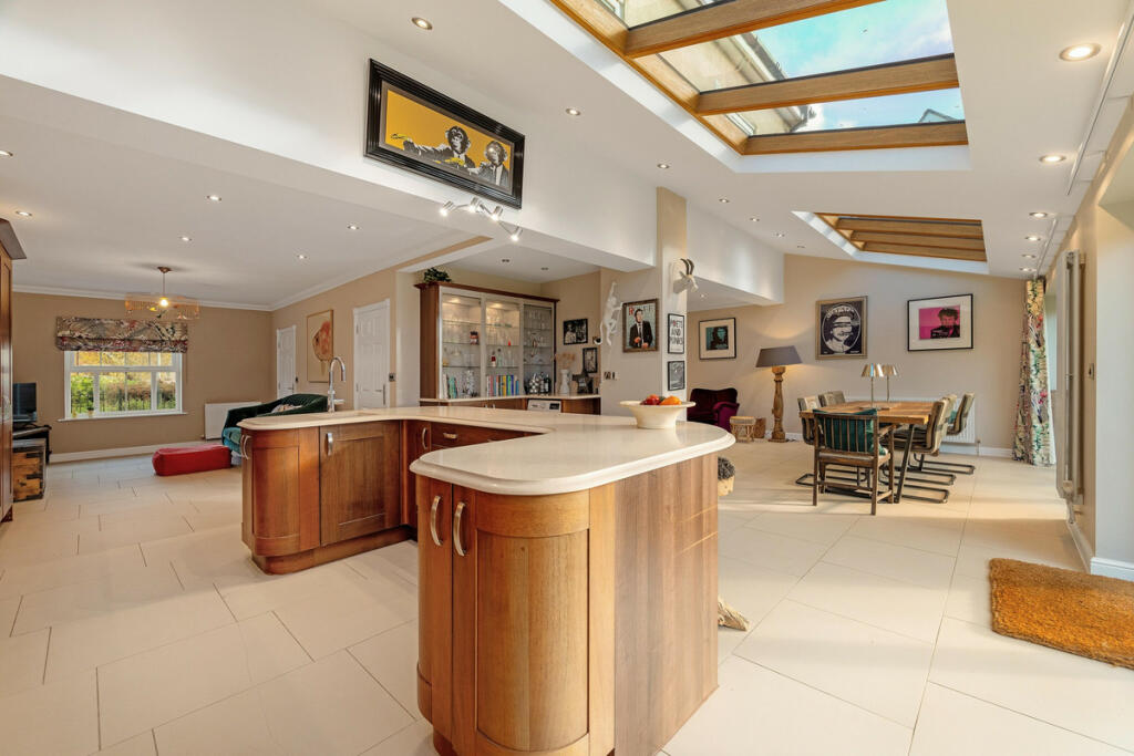 Additional image 5 of The Hall Close, Rugby, Dunchurch CV22 6NP