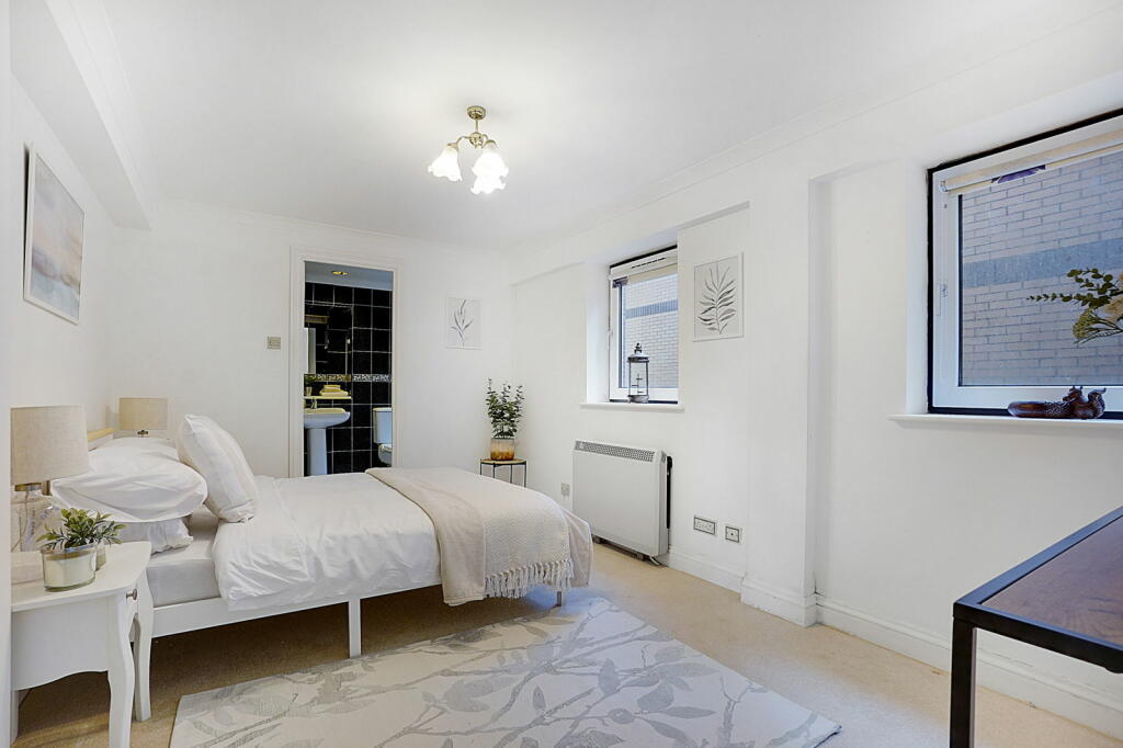 Additional image 26 of Marine Point CT20 2TX