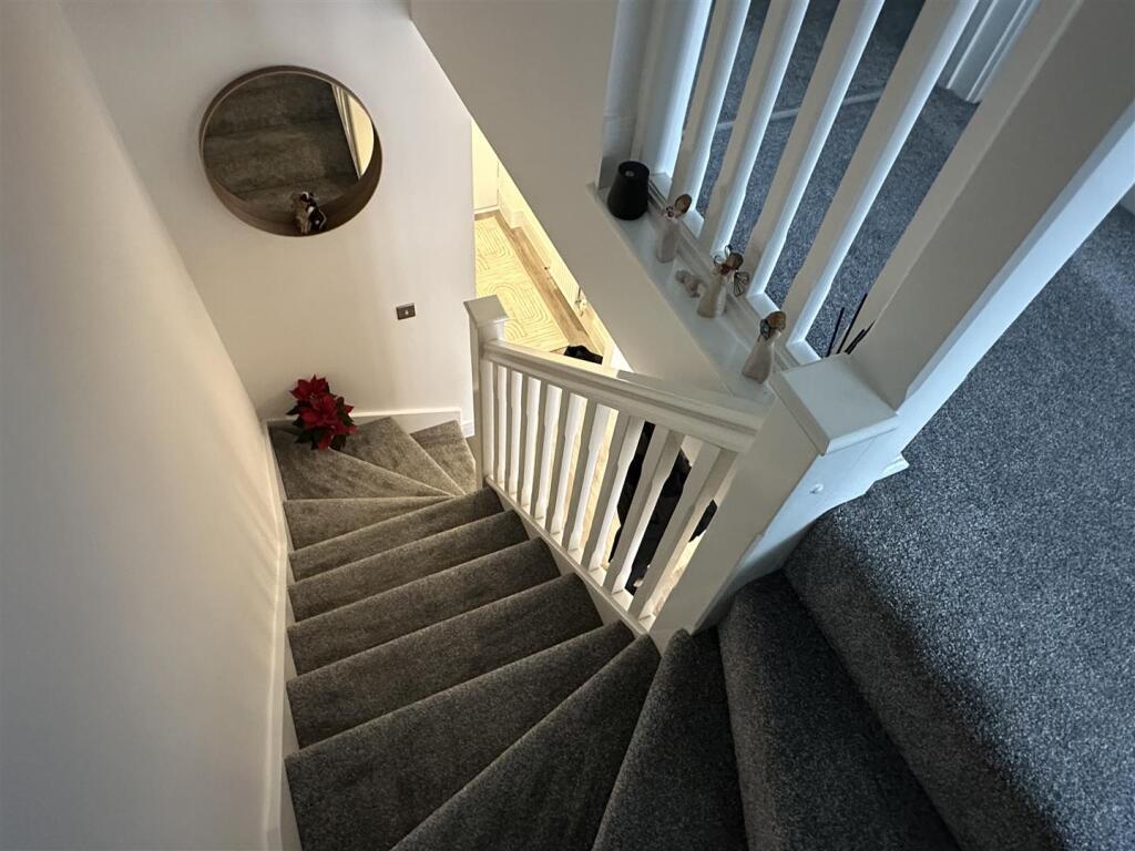 Additional image 9 of Devis Drive, Kenilworth ** QUIET LOCATION **