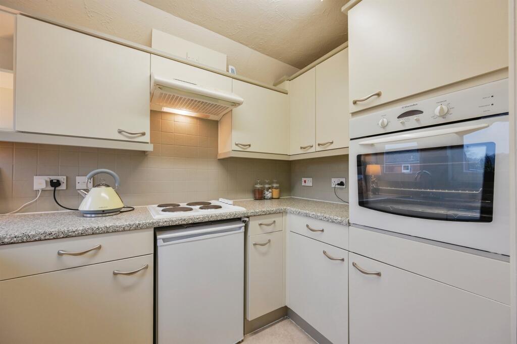 Additional image 4 of Chatsworth Court, Park View, Ashbourne
