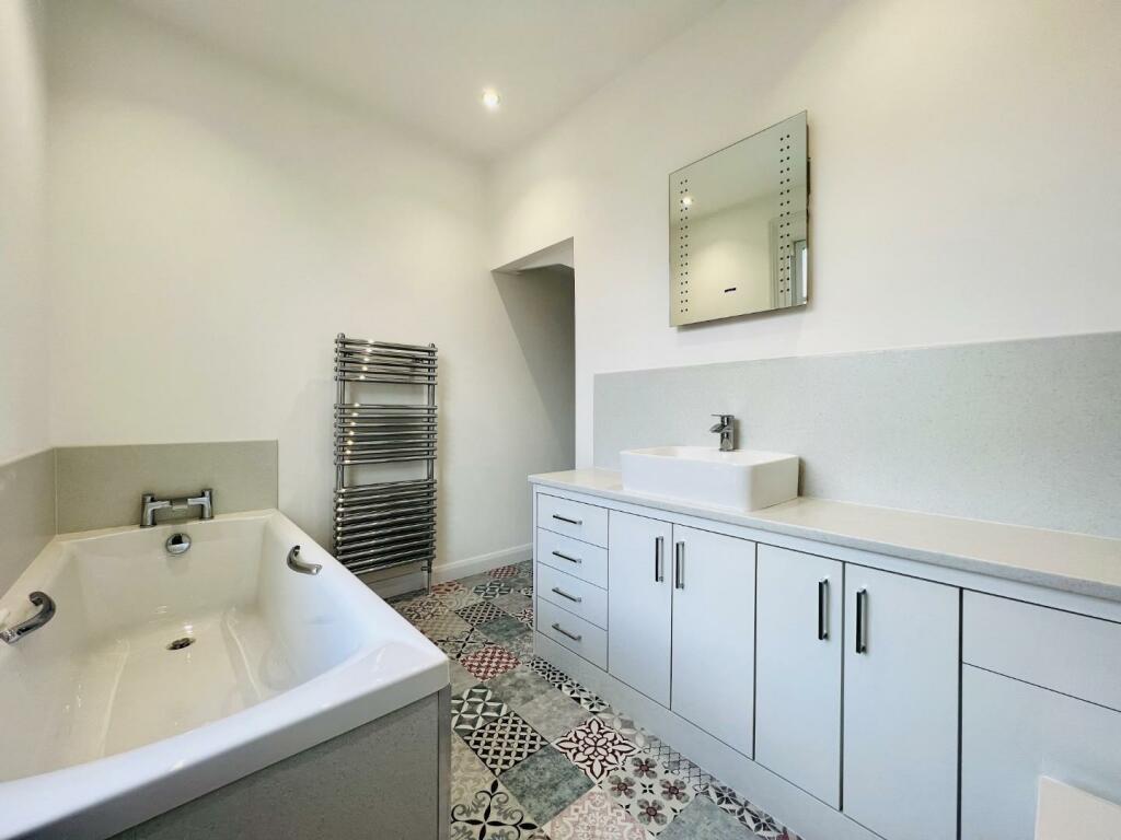 Additional image 8 of HYTHE