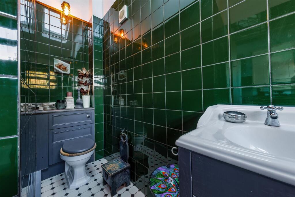 Additional image 6 of Lewis Road, Radford Semele, Leamington Spa