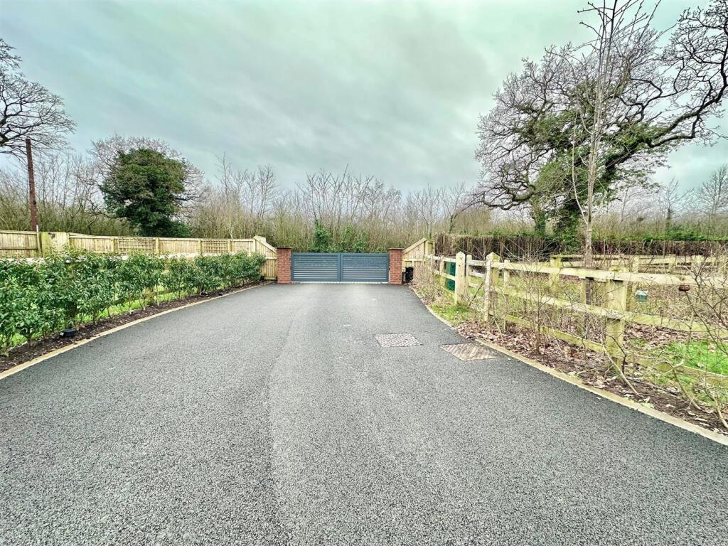 Additional image 59 of Snape Lane, Weston, Cheshire