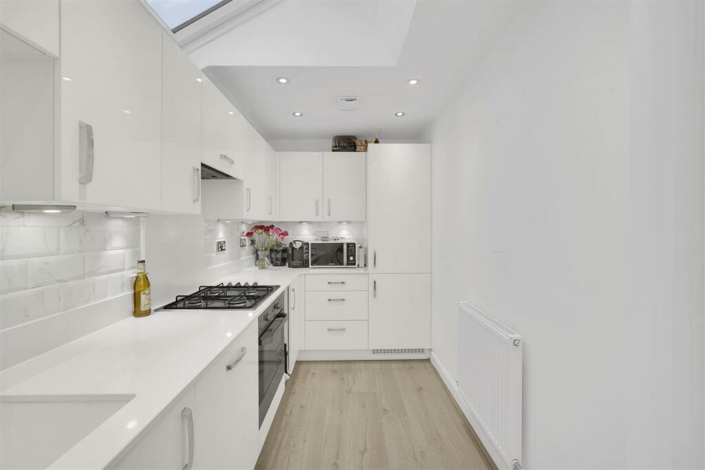 Additional image 11 of Freeman Close, Castle Hill, Ebbsfleet Valley