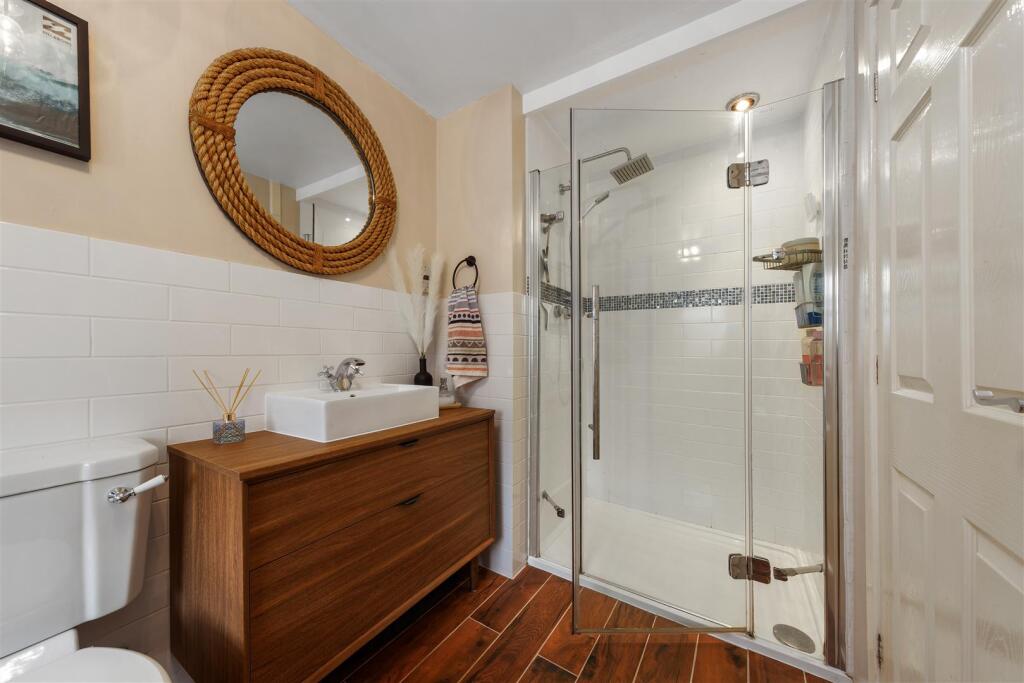 Additional image 15 of Oakwood Grove, Warwick