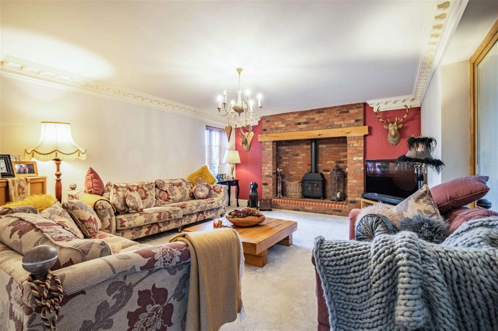 Additional image 14 of Luxury Home On Weston Lane, Bulkington, CV12 9RX
